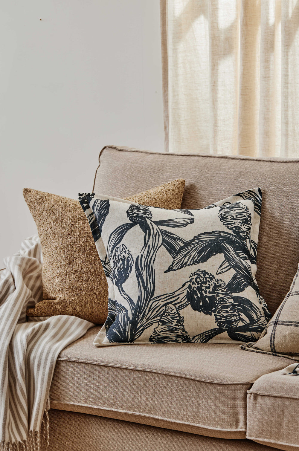 Koa Black Cushion - Madras Link