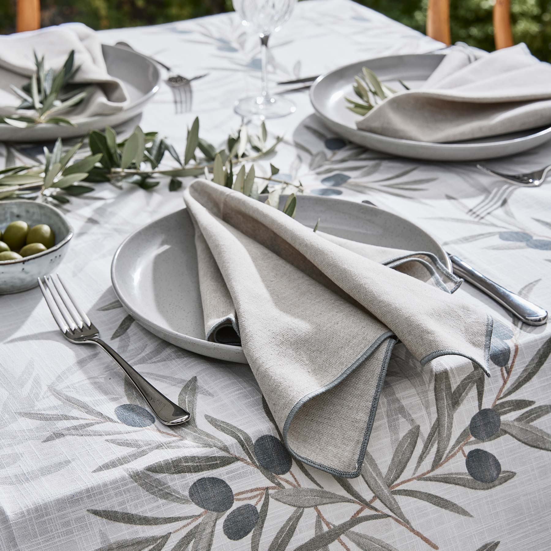 Christmas Table Linen - Madras Link