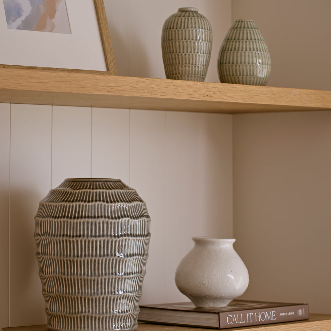 Bud Vase White - Madras Link