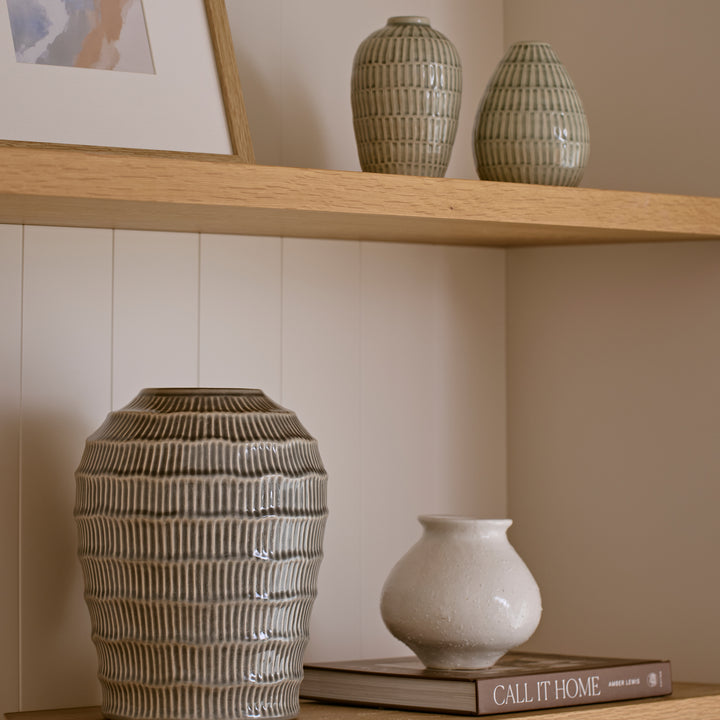 Bud Vase White - Madras Link