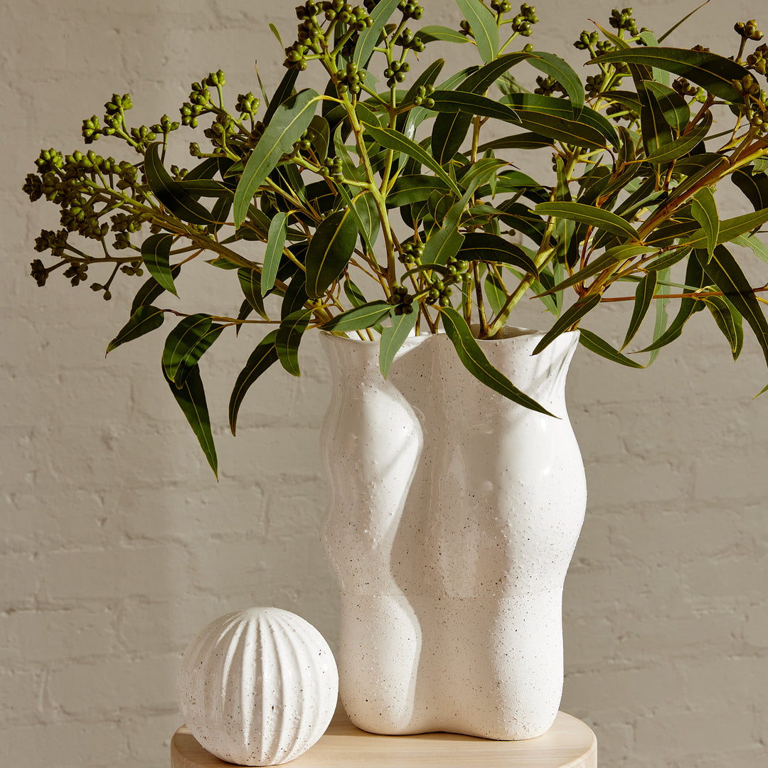 August Wavy Cream Vase