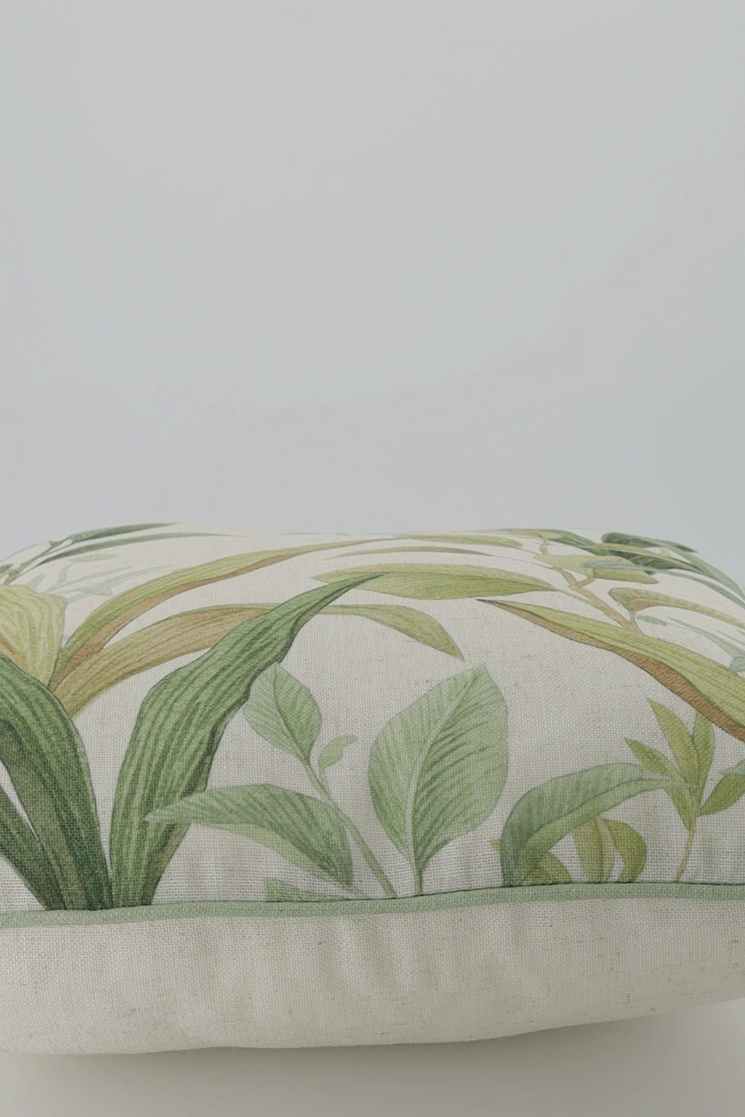 Farrell Cushion