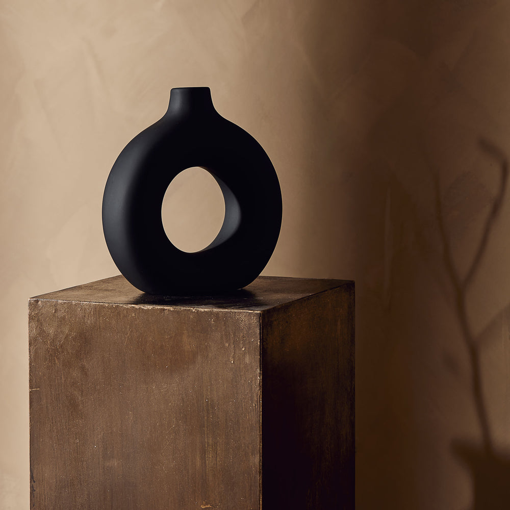 Pipe Round Black Vase - Madras Link